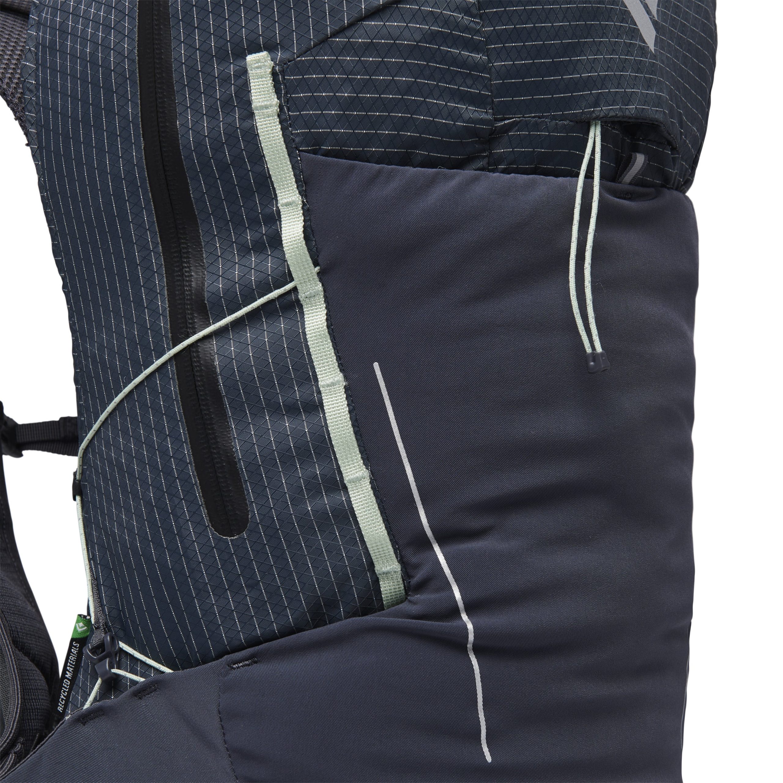 Women's Pursuit 30 Backpack - Image 13