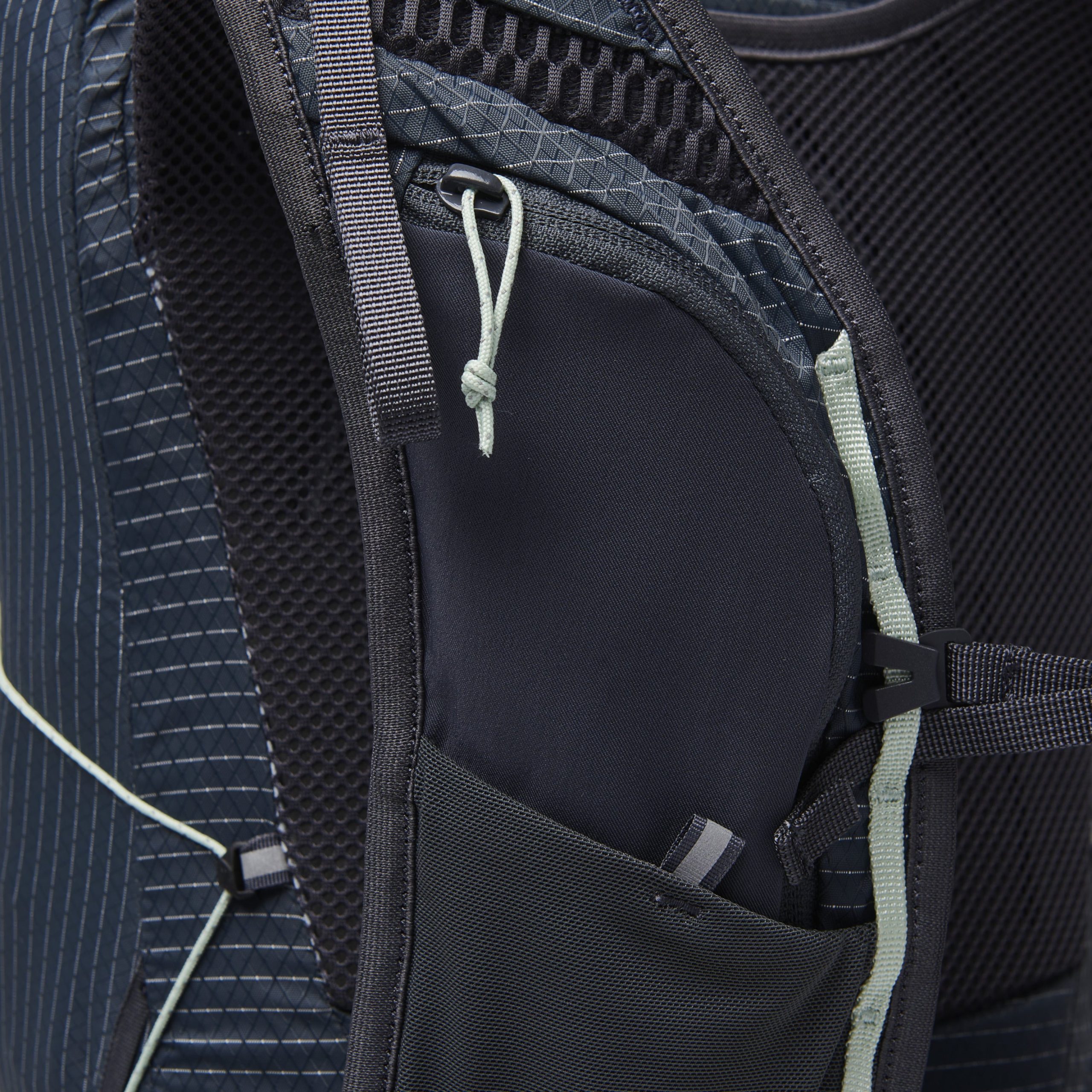 Women's Pursuit 30 Backpack - Image 14