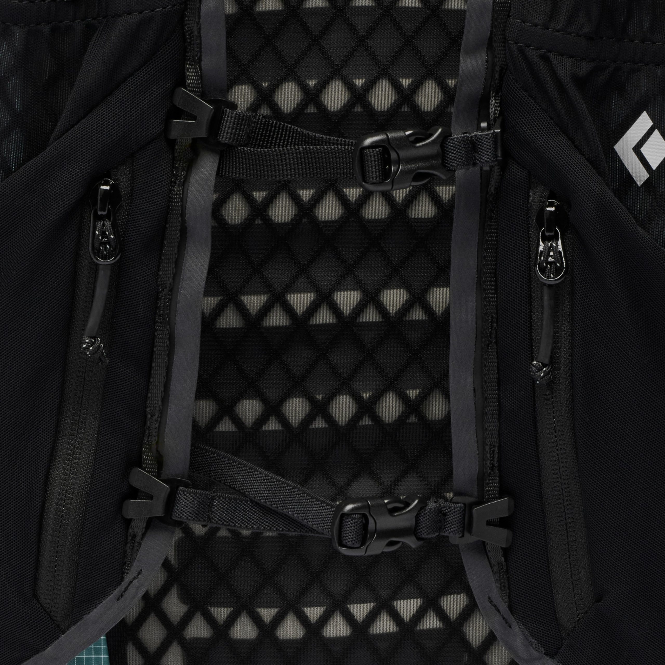 Women's Distance 15 Backpack - Image 13